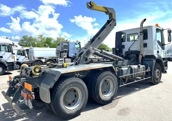 IVECO TRAKKER 6X4 Ampliroll – Image 5