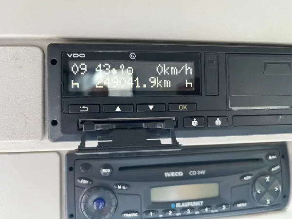 IVECO TRAKKER 6X4 Ampliroll – Image 14