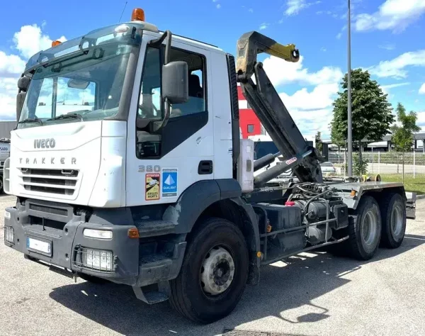 IVECO TRAKKER 6X4 Ampliroll