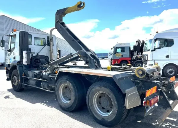 IVECO TRAKKER 6X4 Ampliroll – Image 4