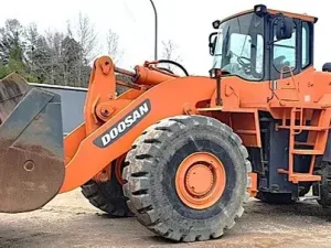CHARGEUSE DOOSAN DL500