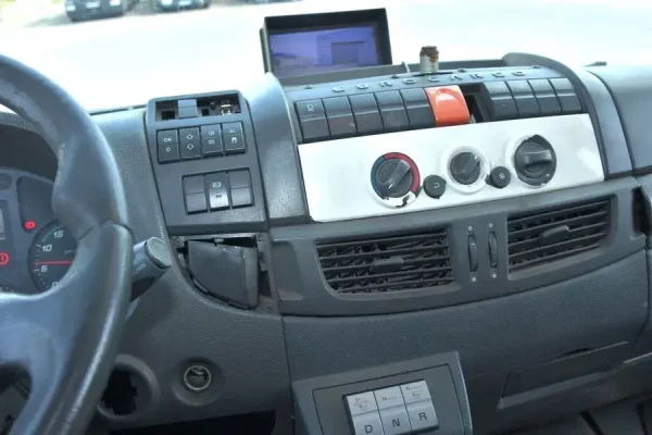 IVECO Euro 6 Savoyarde 280cv – Image 12